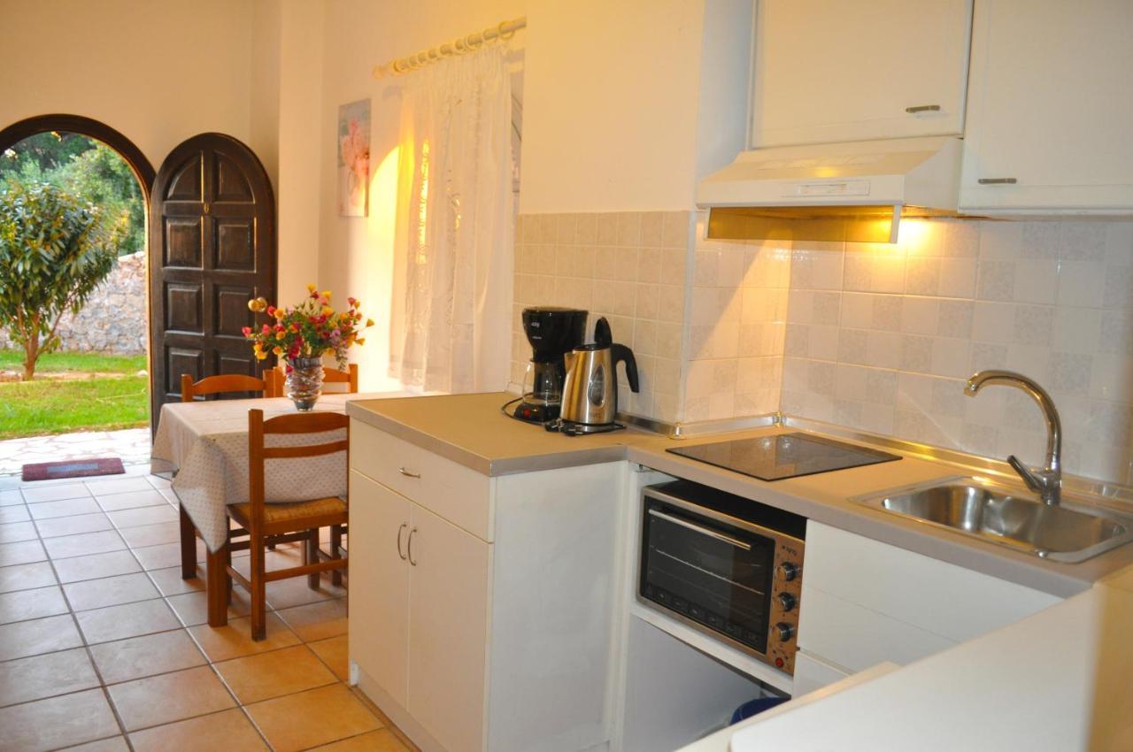 Holiday Apartments Maria With Pool - Agios Gordios Beach 外观 照片
